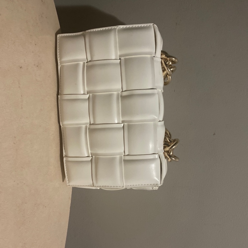 White robbins bags